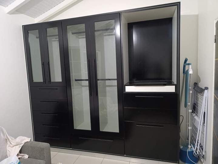 Commode blanche en bois à deux grands tiroirs Guadeloupe