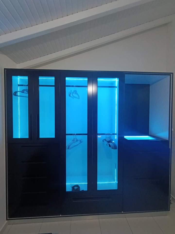 Dressing avec éclairage intérieur Guadeloupe